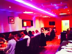 Cinnamon Lounge