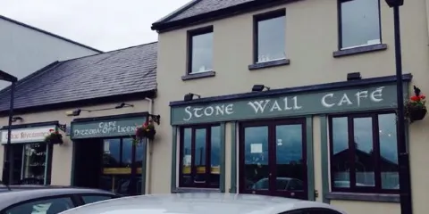 Stone Wall Cafe & Pizzeria