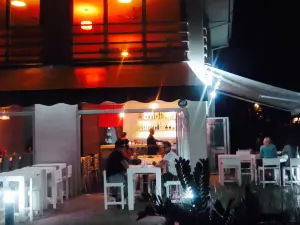 Wok N Roll Restaurant & Oyster Bar