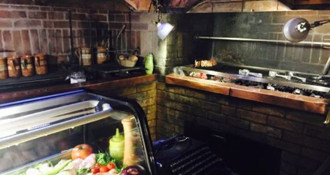 Mon Caprice Pub-Grill & Lounge