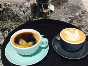 Ten Hands Cafe Bar