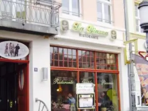 Ristorante & Pizzeria la Piazza