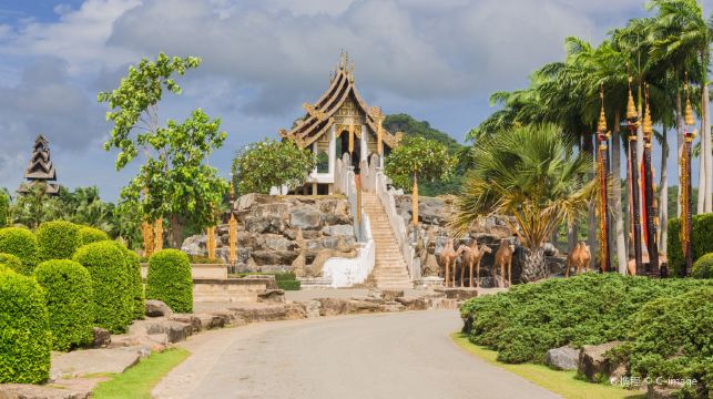 【專車暢遊】從曼谷出發：真理寺 + 七珍佛山 + 東芭樂園 + Tutu 沙灘一日遊