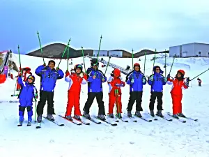 桂林天湖冰雪世界滑雪場