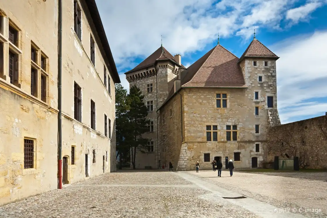 Hotels near Castle of Annecy (Chateau d'Annecy)