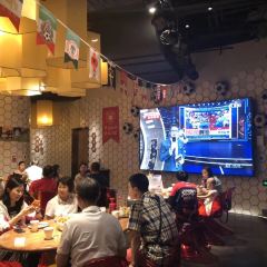 SHI LIU HONG LE User Photo
