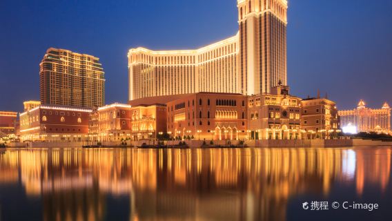 澳門旅遊塔+媽閣廟+大三巴牌坊+澳門漁人碼頭+澳門巴黎人度假區一日遊