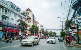 Nimmanahaeminda Road