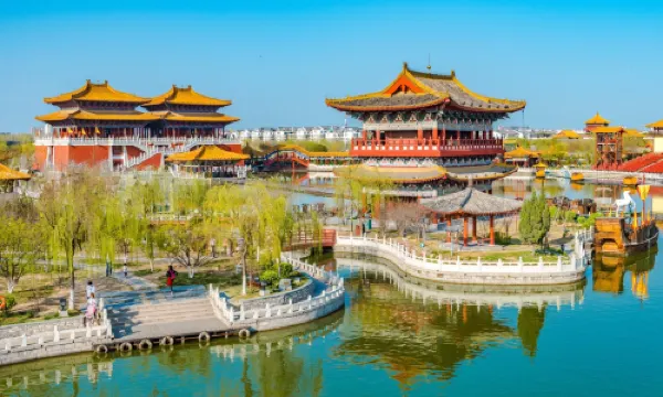 สวนขึ้นแม่น้ําชิงหมิง