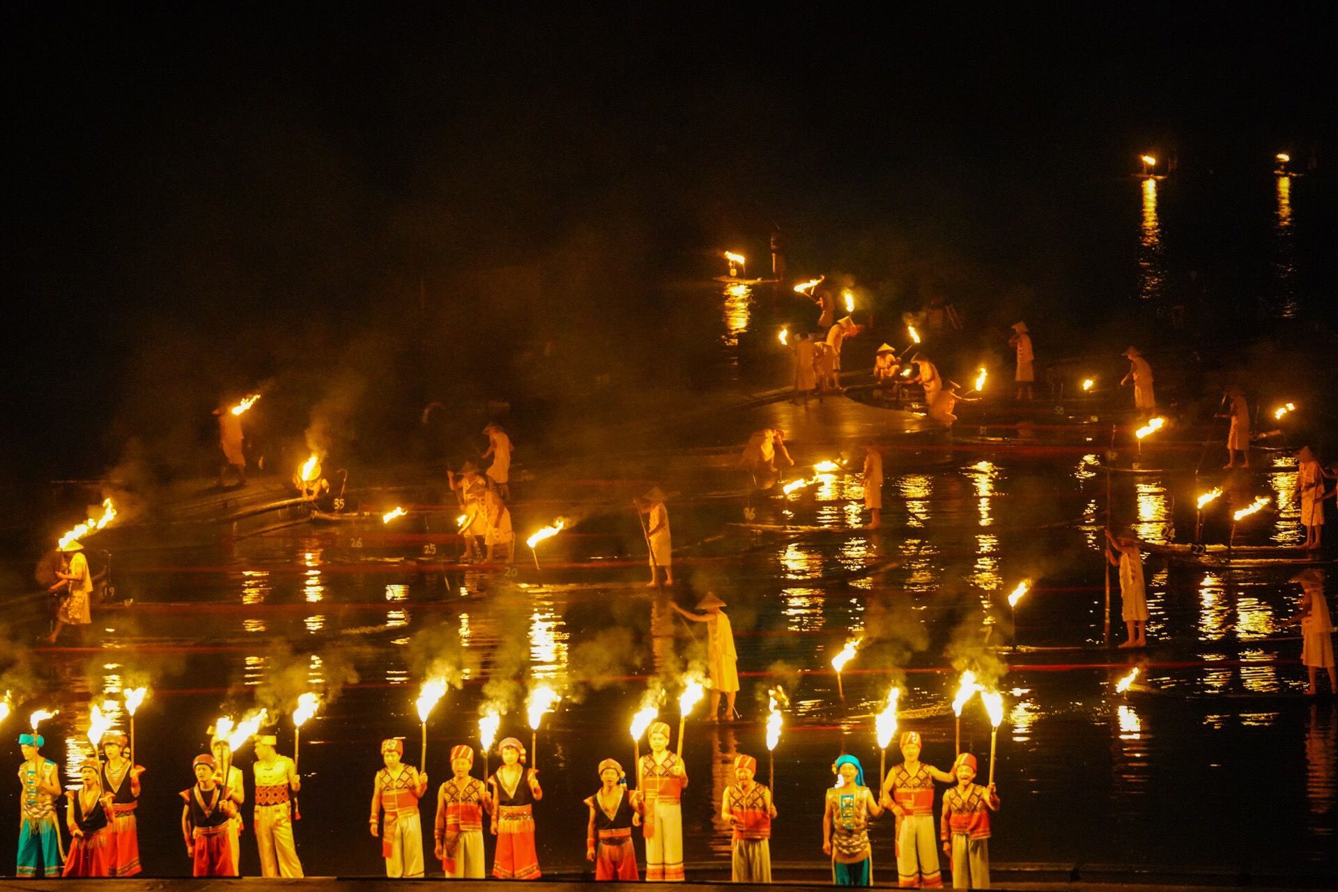 陽朔《印象劉三姐》山水實景演出 B2 席位觀演票＋接駁車【陽朔縣城範圍內接駁】