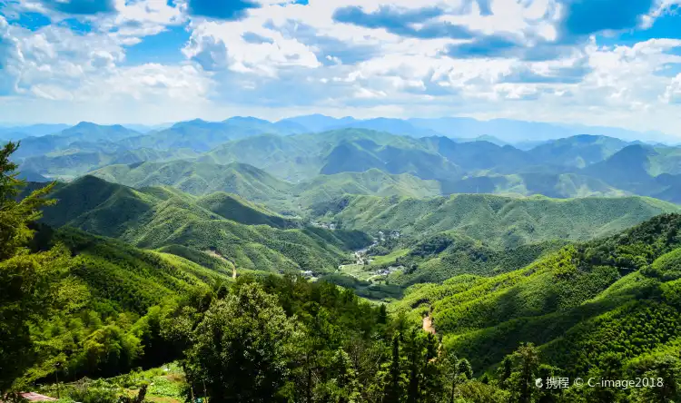 Hotels near Gushan (Drum Mountain) Scenic Area