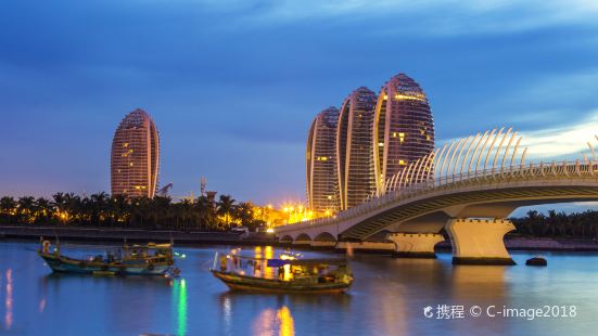 Night Tour of Sanya Bay