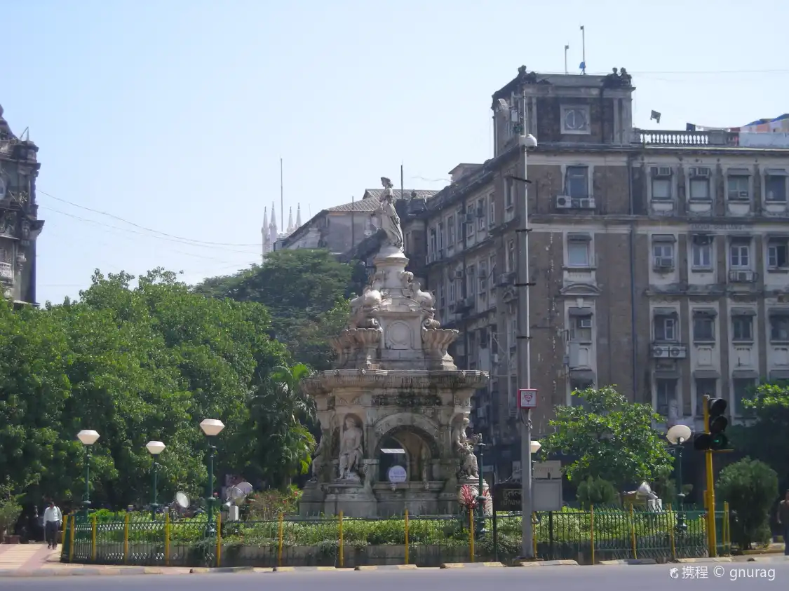 Hotels near Flora Fountain