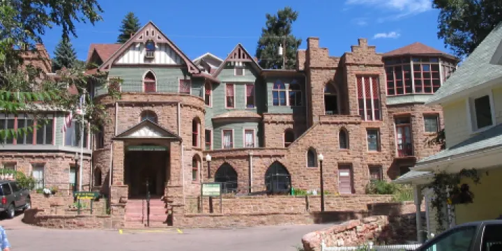 Miramont Castle Museum