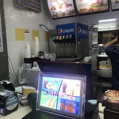 华莱士·全鸡汉堡(连界店) User Photo