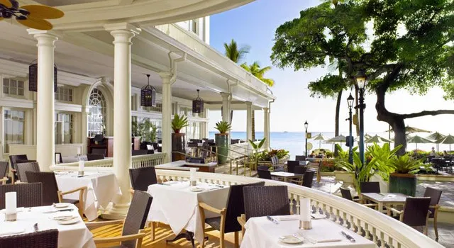 How Can You Miss the Popular Hotels in Honolulu? 