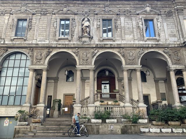 Loggia degli Osii