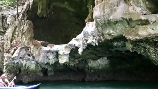 比较有特色的一个景点的，维京洞穴也是比较热门的观光点的，在船
