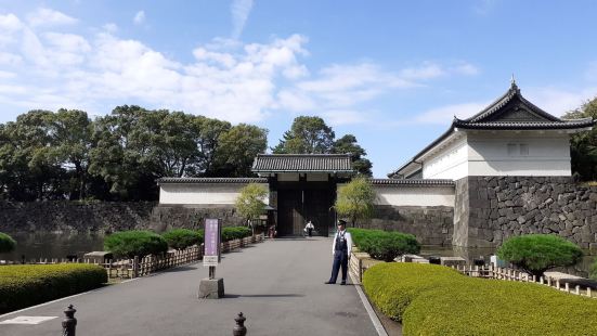 Kokyo  Otemon Gate指的是东京大手门，在皇居