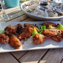 Blue Canoe Waterfront Restaurant 여행 사진