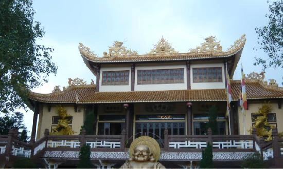 Phap Lam Pagoda