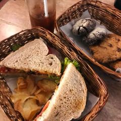 Gusto Y Gustos Deli and Bakery User Photo