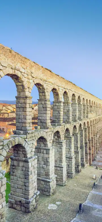 鄰近塞哥維亞輸水道的酒店