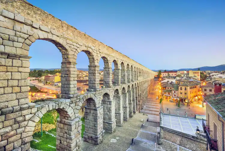 Các khách sạn gần Cầu máng ở Segovia