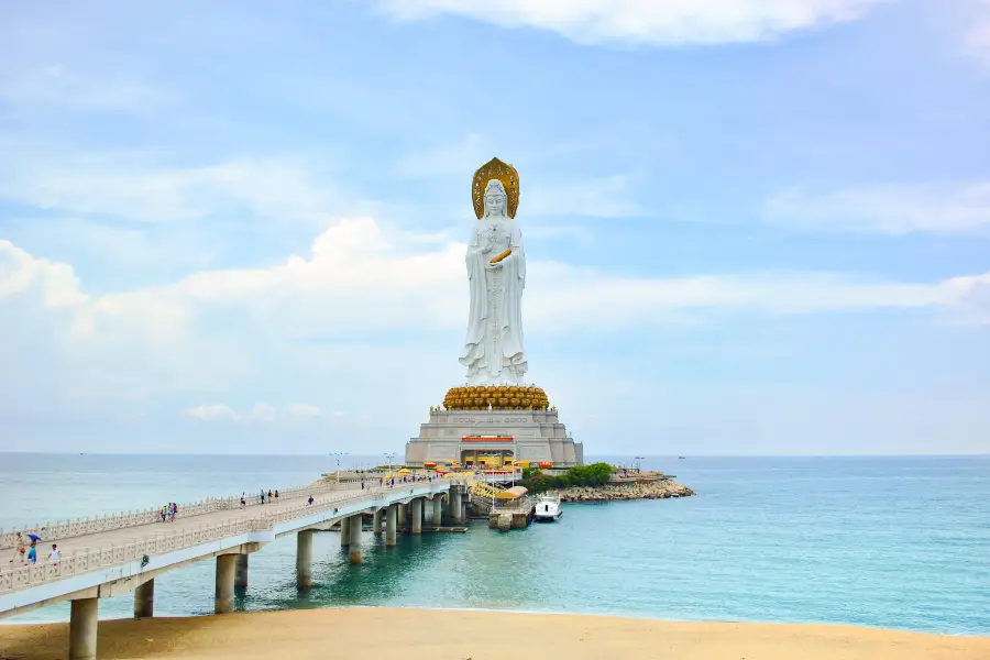 Guanyin Goddess at Nanshan