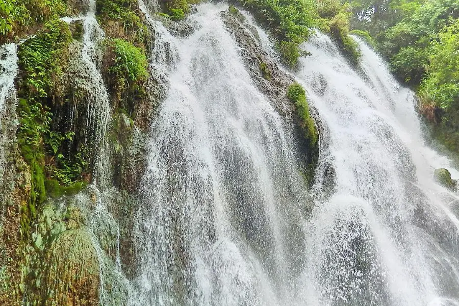 Laya Waterfall