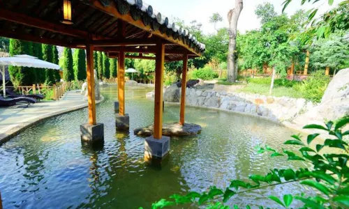 Tangchi Reshui River Hot Spring