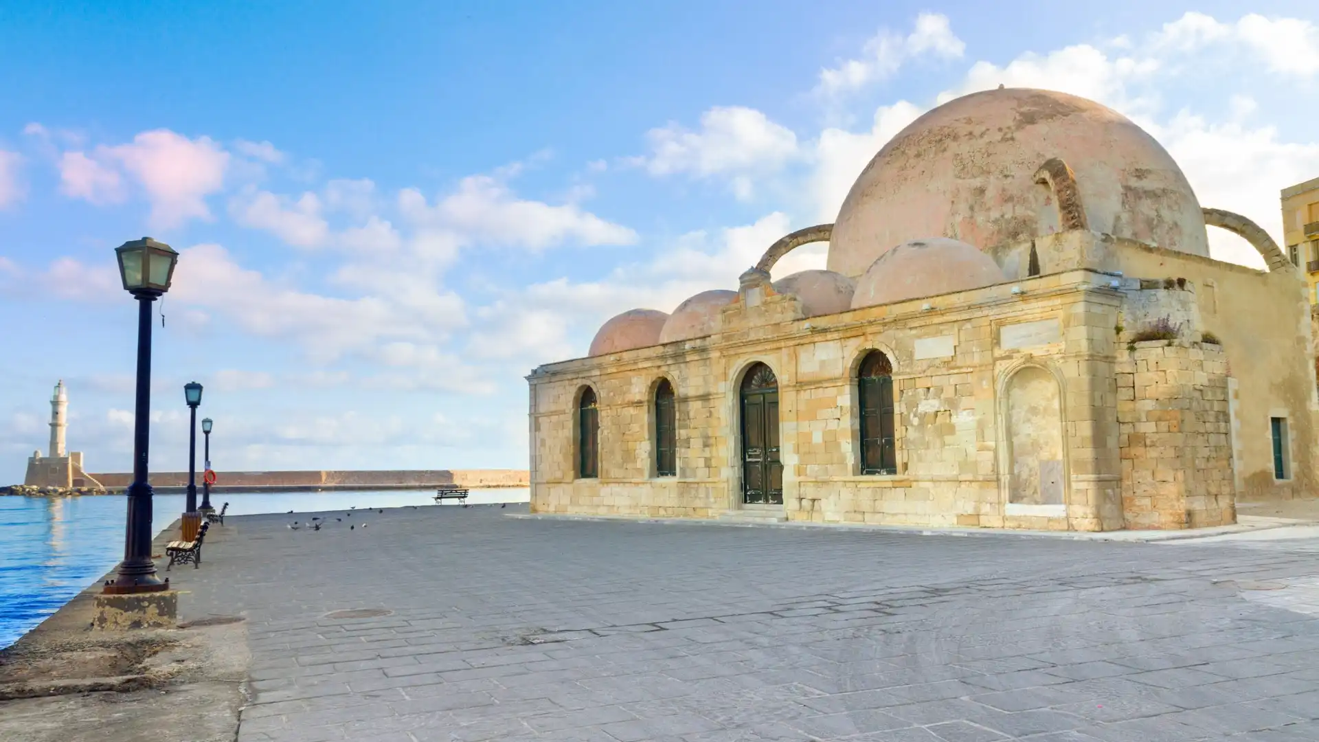 Hotels near Küçük Hasan Mosque