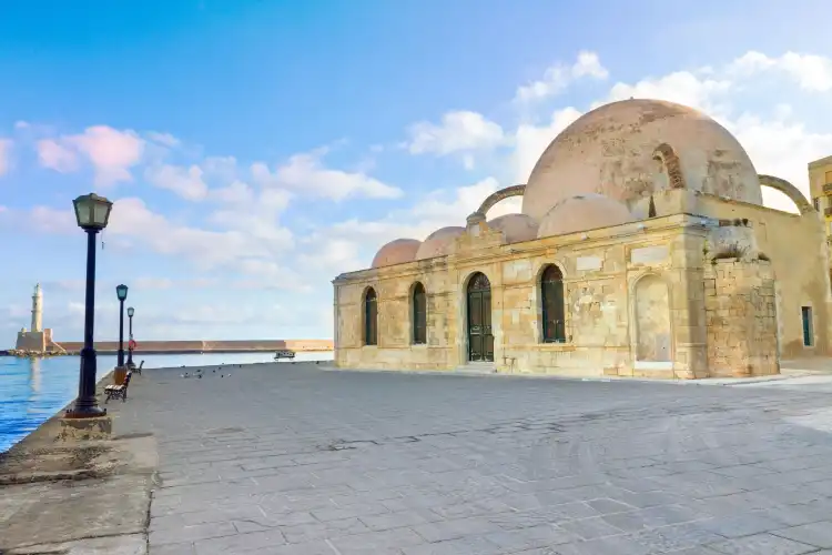 Hotels near Küçük Hasan Mosque