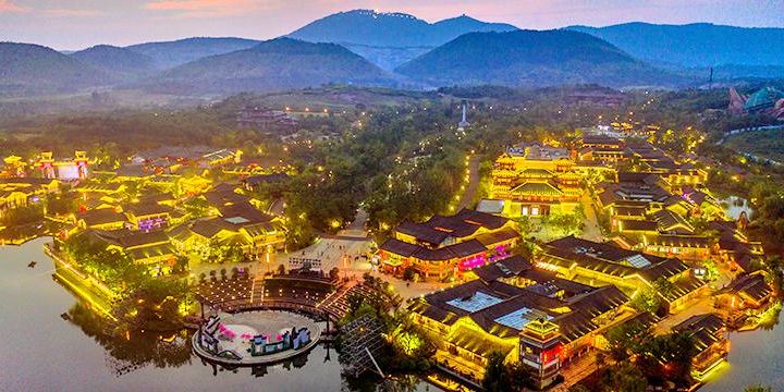 Oriental Saltlake Resort