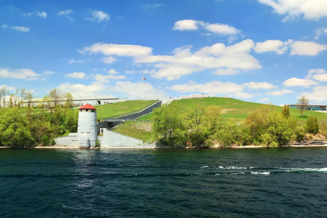 Отели рядом с достопримечательностью «Fort Henry»