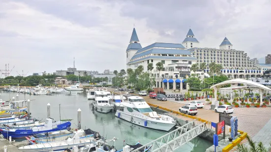 Tamsui Fisherman's Wharf