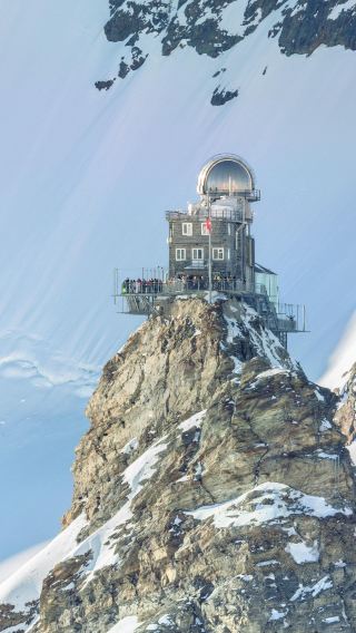 スイス・チューリッヒ発 ユングフラウ＋スフィンクス展望台＋アイスパレス＋アイガー山 ワンデーツアー