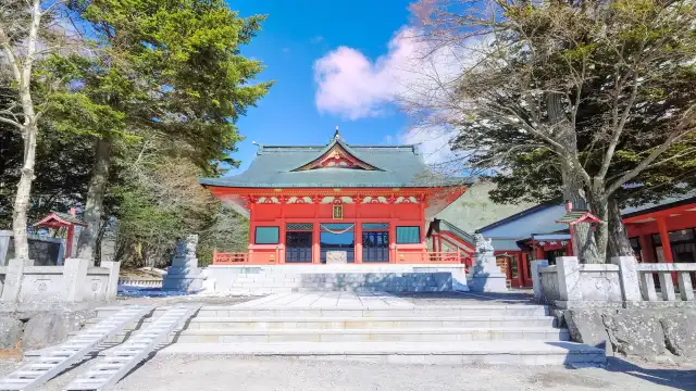 Hoteles cerca de Akagi Shrine