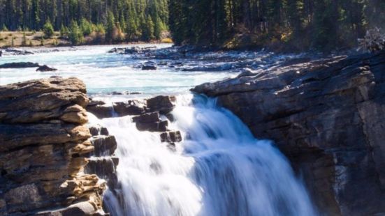 阿薩巴斯卡瀑布Athabasca Falls阿薩巴斯卡瀑布位