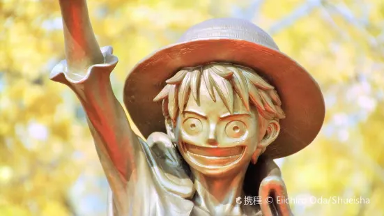 Monkey D. Luffy statue