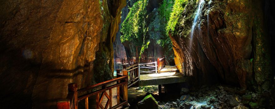 Zhangjiajie Difeng Scenic Area