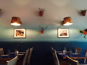Yanni's Greek Restaurant