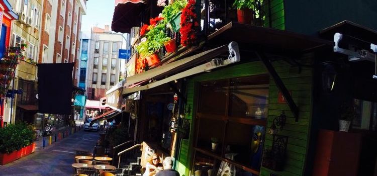 Zahter Cafe & Pub