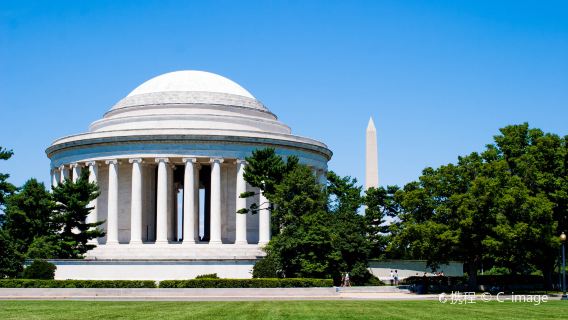 A 1-day tour to the Jefferson Memorial in Washington, D.C., including cherry blossom viewing.
