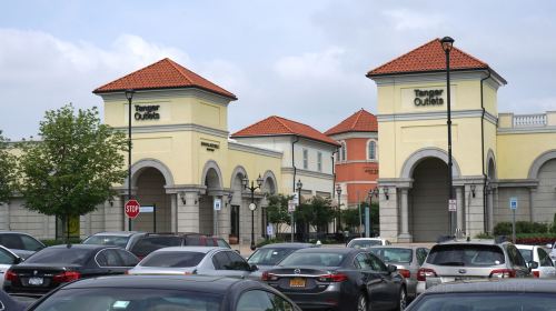 Tanger Outlet Center