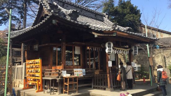 川越市里面的熊野神社，离一番街和商业街挺近的。地方虽然不是很