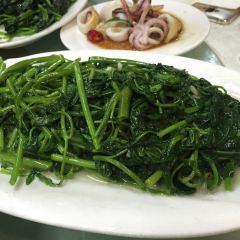 XIAO YAN JING DA PAI DANG User Photo