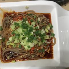 Rong Yi (Kai De Plaza) User Photo