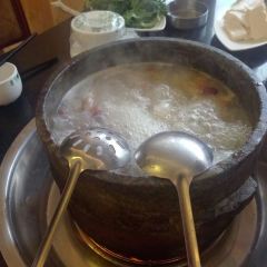 鲁朗石锅城·松茸天麻石锅鸡 User Photo