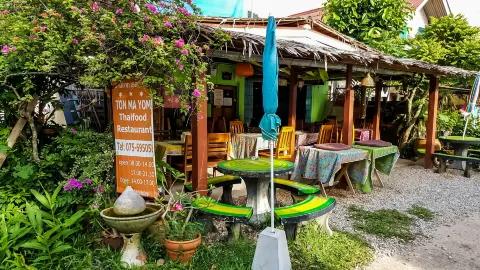 ร้านอาหารต้นมะยม อ่าวนาง in เมืองกระบี่